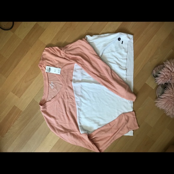 NWT hollister waffled long sleeves - Picture 3 of 3